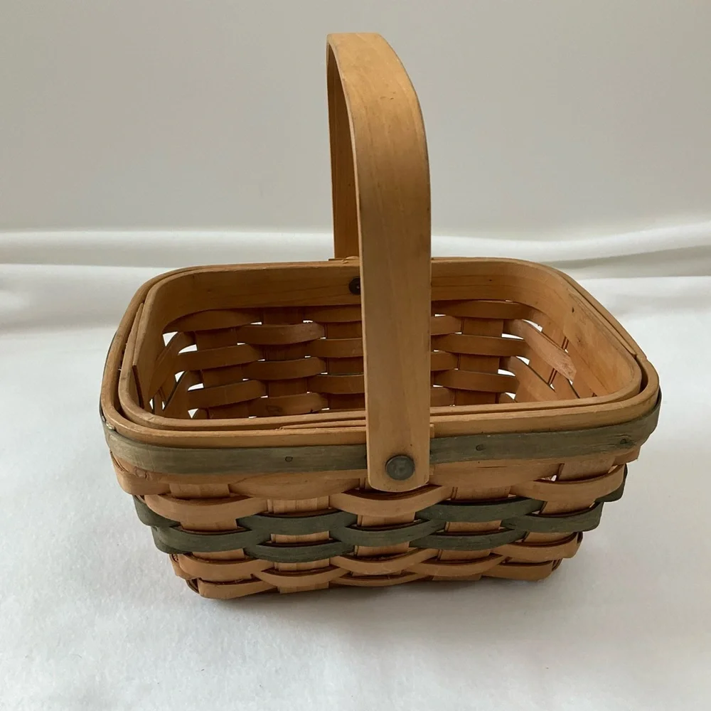 Vintage Country Woven Collection Grand Basket W/ Handle